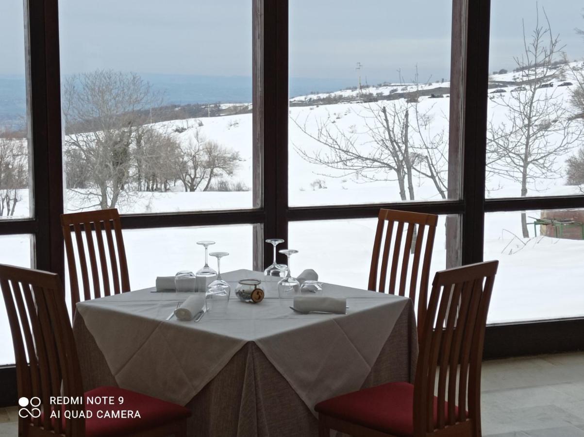 Terrae Eremis: Ristorante, Bar, B&B Roccamorice Bagian luar foto